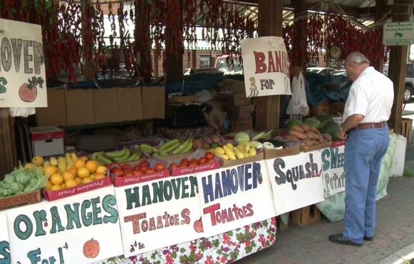 La Plaza Farmers Market